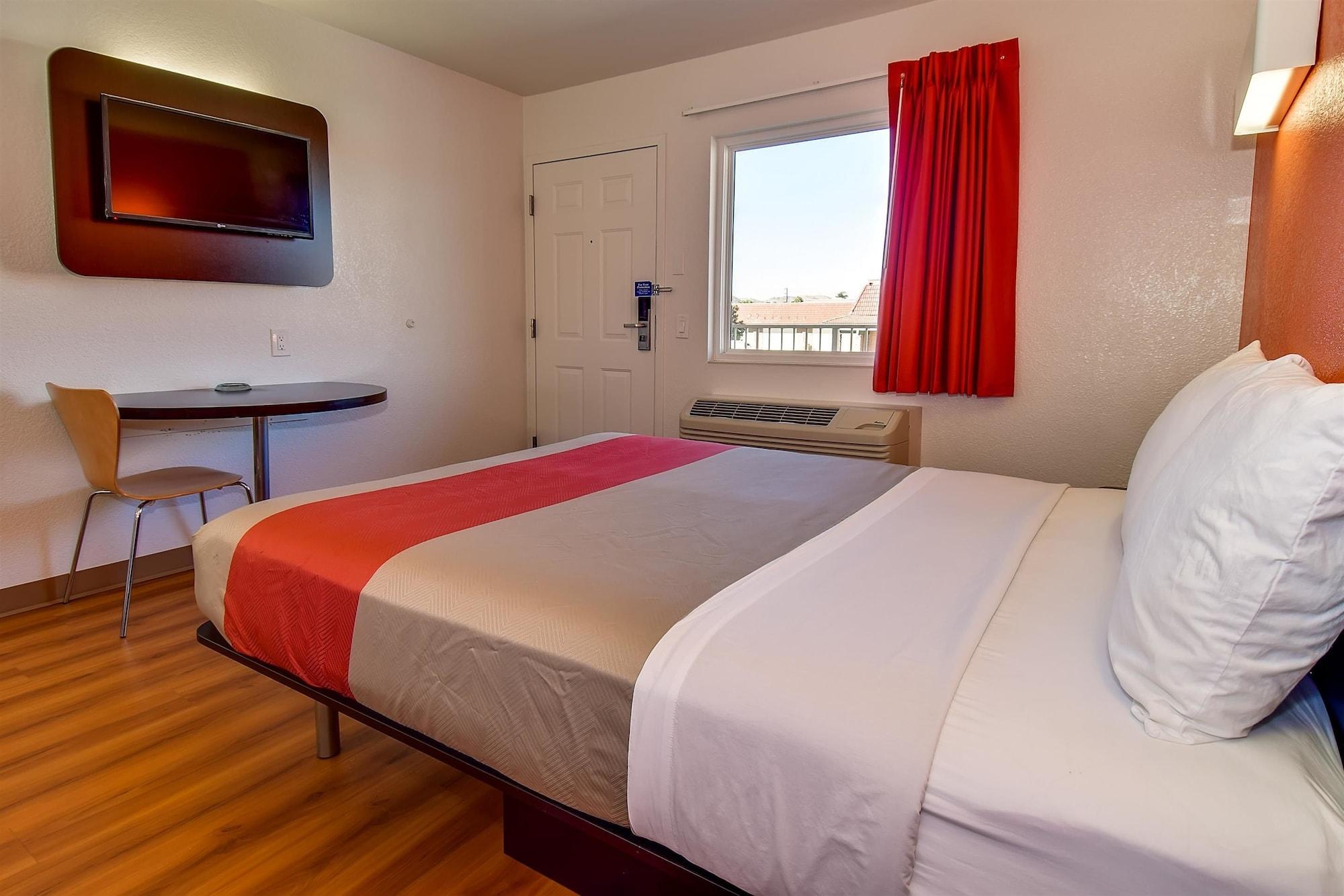 6-riverside, Ca - South Hotel 2*