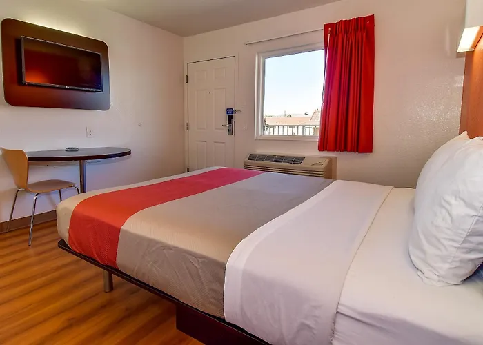 Motel 6-Riverside, Ca - South
