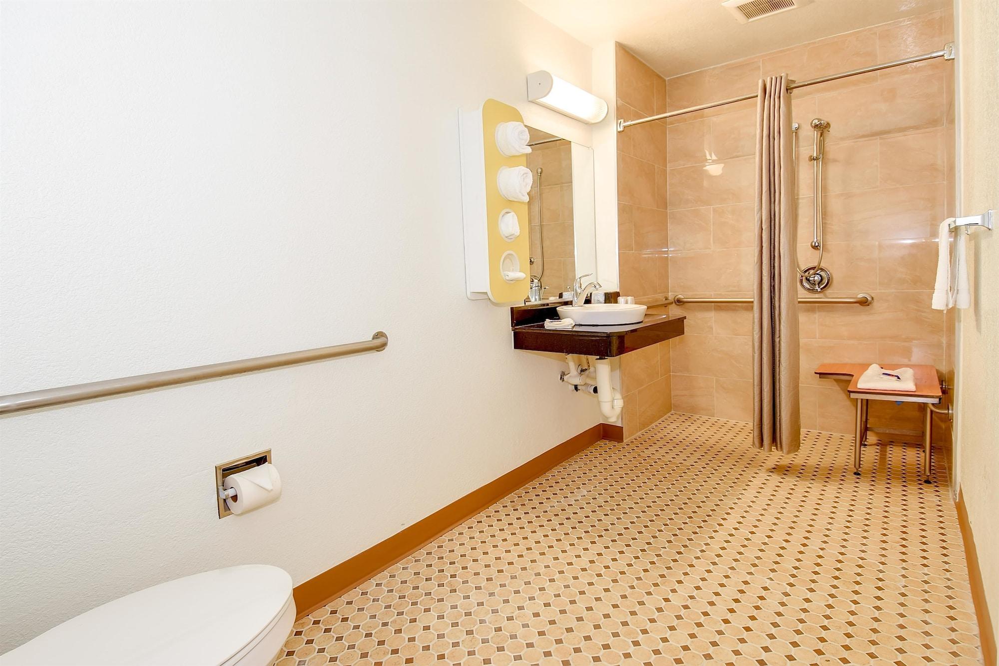 Hotel 6-riverside, Ca - South Riverside