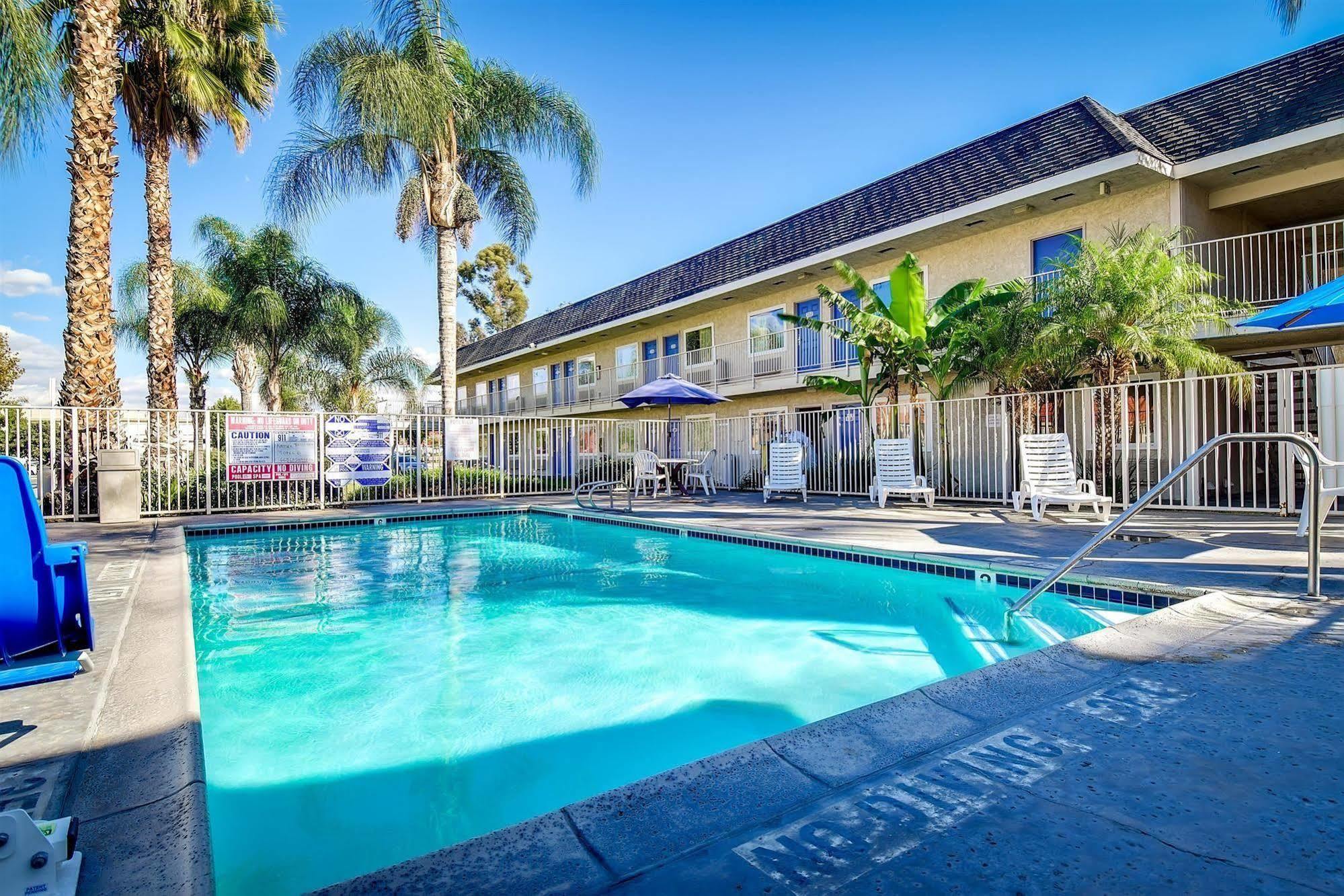 Hotel 6-riverside, Ca - South